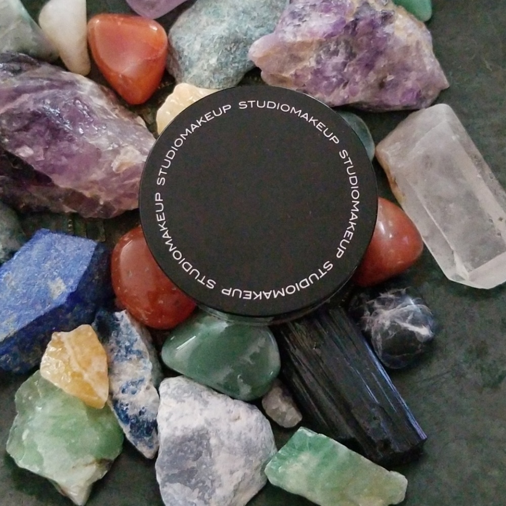 Makeup Studio luminous loose blush